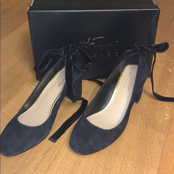 Lord & Taylor 424 Fifth Heels - Picture 4 of 4